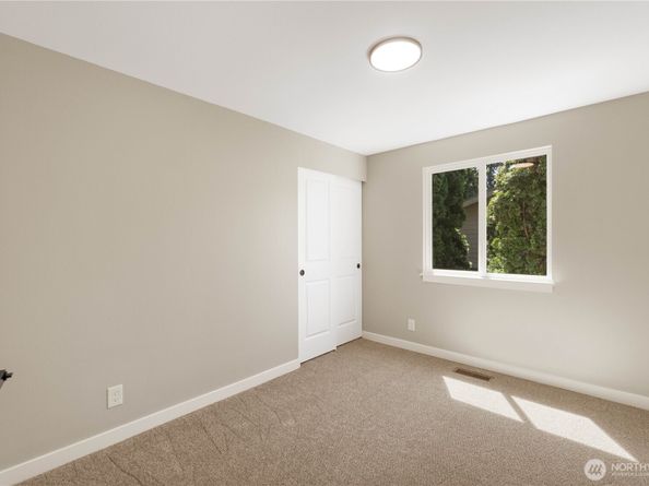 31228 47th Place SW, Federal Way WA 98023