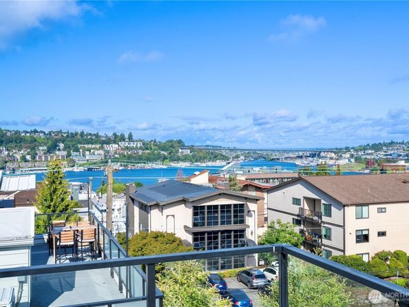2218 Franklin Avenue E C, Seattle WA 98102