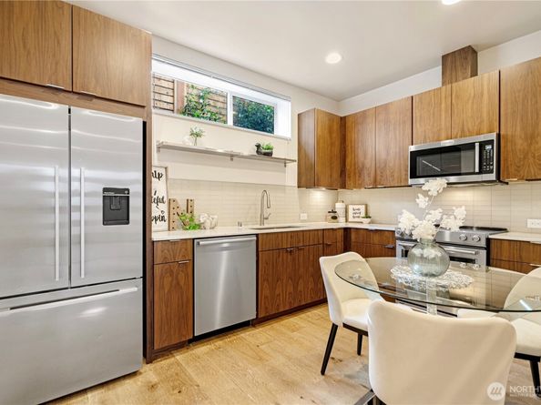 2218 Franklin Avenue E C, Seattle WA 98102