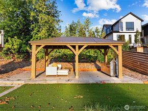 3706 135th Avenue SE, Bellevue WA 98006