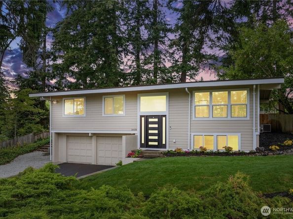 16436 SE 8th St, Bellevue WA 98008