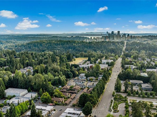 709 143rd Avenue NE G25, Bellevue WA 98007