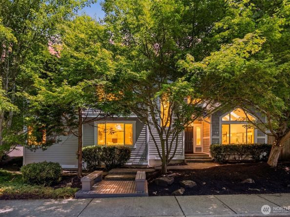 10521 NE 120th Street, Kirkland WA 98034