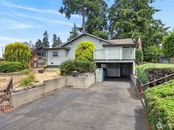 840 Crest Avenue, Kent WA 98030