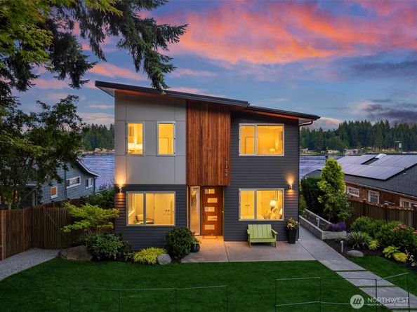 3154 Point White Drive NE, Bainbridge Island WA 98110