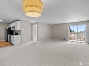 9815 Holly Drive A305, Everett WA 98204