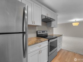 9815 Holly Drive A305, Everett WA 98204