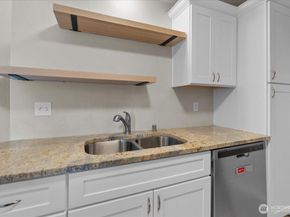 9815 Holly Drive A305, Everett WA 98204