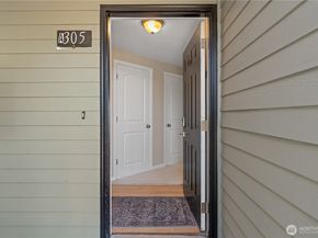 9815 Holly Drive A305, Everett WA 98204