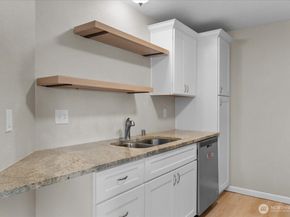 9815 Holly Drive A305, Everett WA 98204