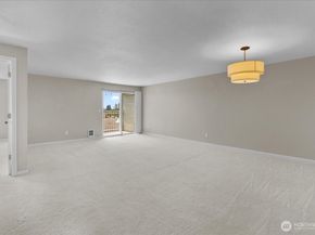 9815 Holly Drive A305, Everett WA 98204