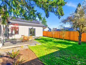 10039 13th Avenue NW, Seattle WA 98177