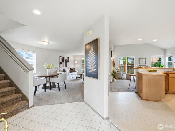 8913 1st Place SE, Lake Stevens WA 98258