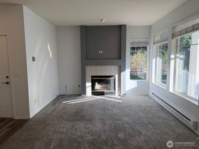 23512 55 Avenue S 16, Kent WA 98032