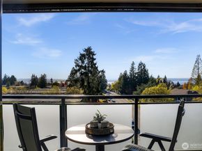 11230 NE 68th Street C, Kirkland WA 98033