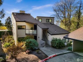 11230 NE 68th Street C, Kirkland WA 98033