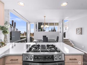 11230 NE 68th Street C, Kirkland WA 98033