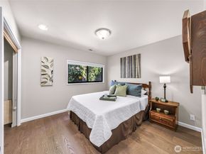 11230 NE 68th Street C, Kirkland WA 98033