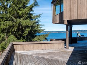 17040 Agate Street NE, Bainbridge Island WA 98110
