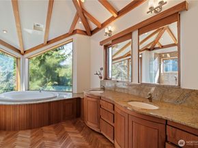17040 Agate Street NE, Bainbridge Island WA 98110