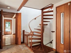 17040 Agate Street NE, Bainbridge Island WA 98110