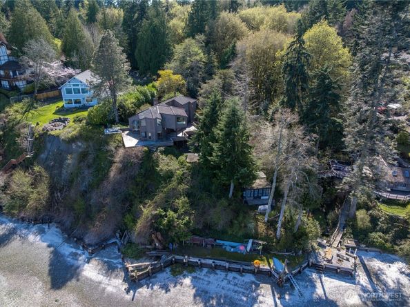 17040 Agate Street NE, Bainbridge Island WA 98110
