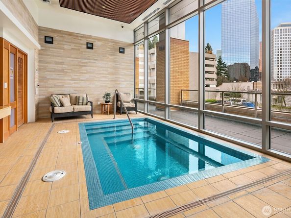 10610 NE 9th Place 1206, Bellevue WA 98004