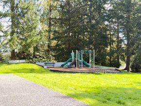4717 W Lake Sammamish Pkwy SE C305, Sammamish WA 98027