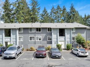 4717 W Lake Sammamish Pkwy SE C305, Sammamish WA 98027