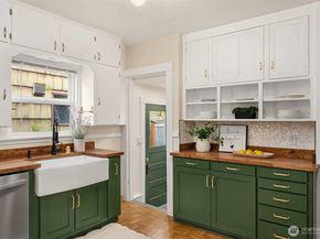 6044 25th Avenue NE, Seattle WA 98115