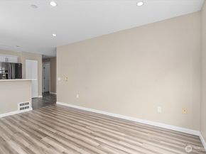 12334 31st Avenue NE 409, Seattle WA 98125