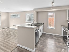 12334 31st Avenue NE 409, Seattle WA 98125