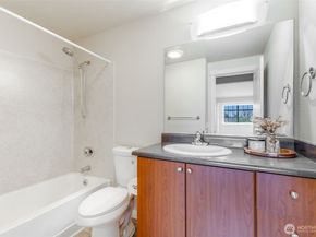 10619 SE 261st Place E304, Kent WA 98030