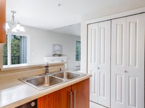 10619 SE 261st Place E304, Kent WA 98030