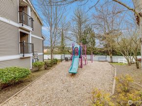 10619 SE 261st Place E304, Kent WA 98030