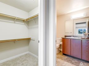 10619 SE 261st Place E304, Kent WA 98030