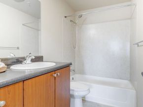10619 SE 261st Place E304, Kent WA 98030