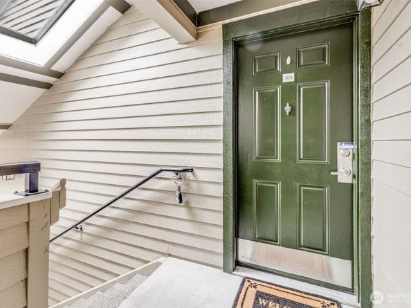 10619 SE 261st Place E304, Kent WA 98030