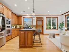 2557 NE Park Drive, Issaquah WA 98029