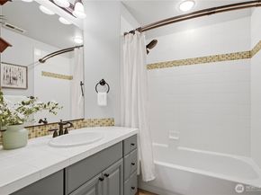 2557 NE Park Drive, Issaquah WA 98029
