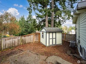 6205 NE 196th Street, Kenmore WA 98028