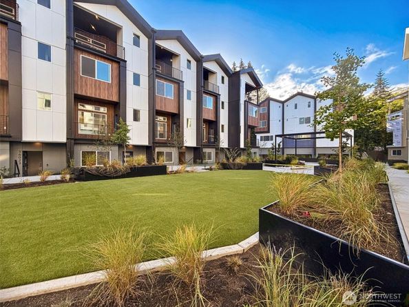 16003 SE 31st Lane, Bellevue WA 98008