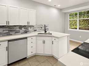 9610 179th Place NE 4, Redmond WA 98052