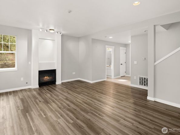 9610 179th Place NE 4, Redmond WA 98052