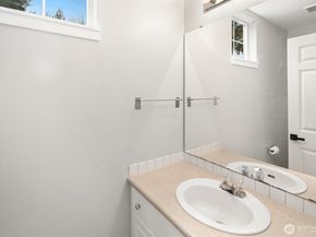9610 179th Place NE 4, Redmond WA 98052