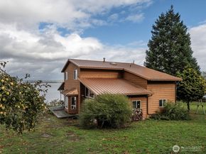 26 E Port Garden Dr, Everett WA 98206
