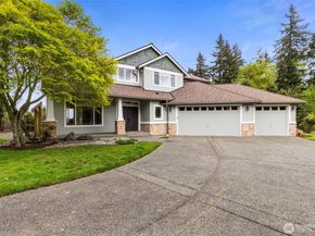 11560 NE Skyward Loop, Kingston WA 98346