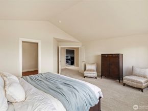 11560 NE Skyward Loop, Kingston WA 98346