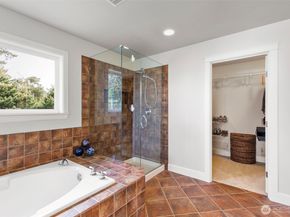 11560 NE Skyward Loop, Kingston WA 98346