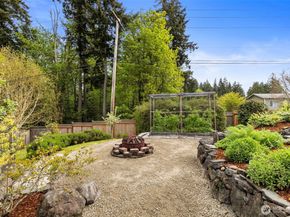 11560 NE Skyward Loop, Kingston WA 98346